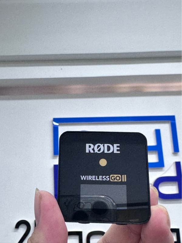 Micro thu âm không dây Røde Wireless GO II (2TX + 1RX) - Màu đen - Ngoại hình 97,5% - Kèm 3 dây usb c, 1 c to light, 1 3.5mm, 2 bông lọc, túi