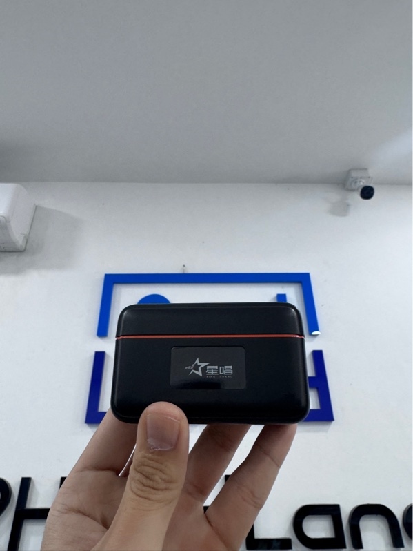 Micro thu âm không dây Star Sing V9 - Màu đen - Ngoại hình 98% - Xước nhẹ - Kèm box