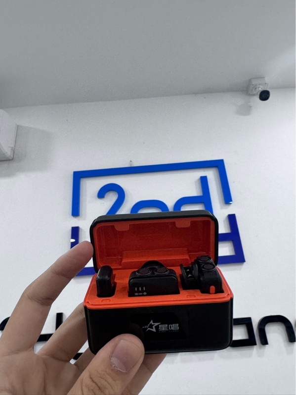 Micro thu âm không dây Star Sing V9 - Màu đen - Ngoại hình 98% - Xước nhẹ - Kèm box