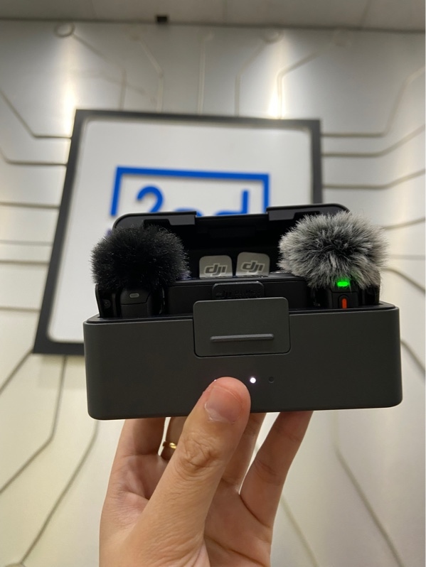 Microphone không dây DJI 3 - (TX+TX+RX) 2 MIC - Màu đen - Ngoại hình: 98% - Kèm túi + dây sạc