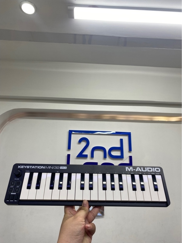 MIDI controller M-Audio Keystation Mini 32 MK3 - 32 phím - Màu đen - Ngoại hình 98% - Kèm dây kết nối