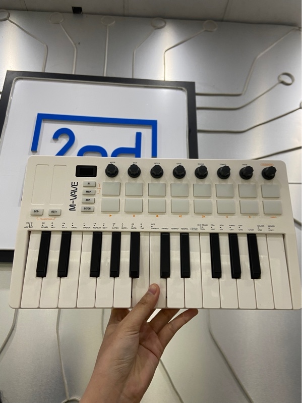 Midi M-Vave Smk-25 ii - Màu trắng - Ngoại hình: 98% - Kèm dây kết nối