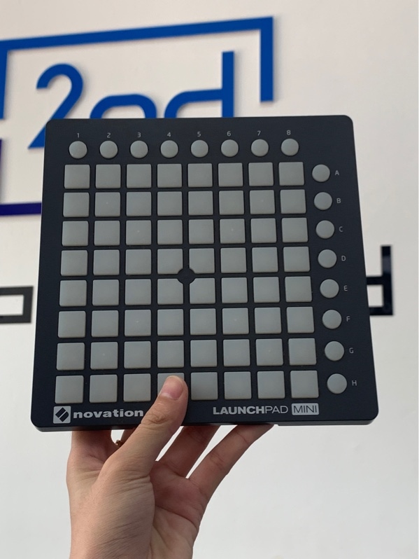 Midi Pad Novation Launchpad Mini - Màu đen - Ngoại hình: 97% - Body