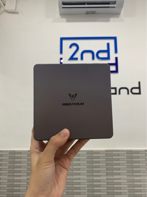 Mini PC Minisforum UM790 PRO - AMD Ryzen 9 7940HS - Radeon 780M - Ram 32GB/SSD 512GB - Màu xám - Ngoại hình: 97% - Kèm nguồn