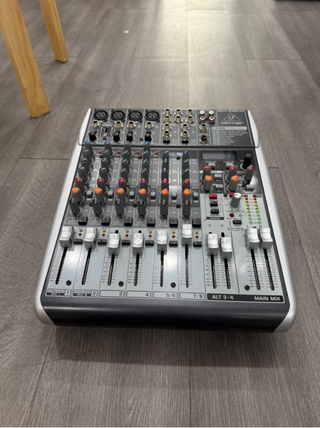 Mixer behringer Xenyx QX1204USB - Màu bạc - Ngoại hình 98% - Kèm Box , nguồn , 2 dây kết nối 2