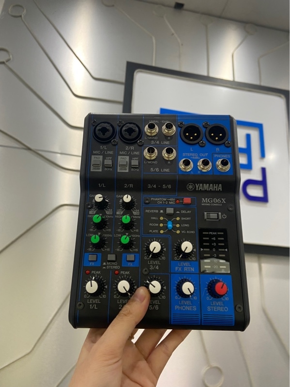 Mixer Yamaha MG06X - Màu đen - Ngoại hình: 98% - Kèm Box + nguồn