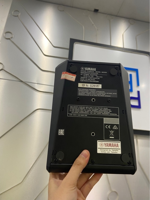 Mixer Yamaha MG06X - Màu đen - Ngoại hình: 98% - Kèm Box + nguồn