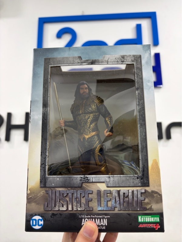 Mô hình Aquaman Justice League ARTFX+ Statue - Tỉ lệ 1/10 - Màu xanh lá - Ngoại hình 97.5% - Kèm box