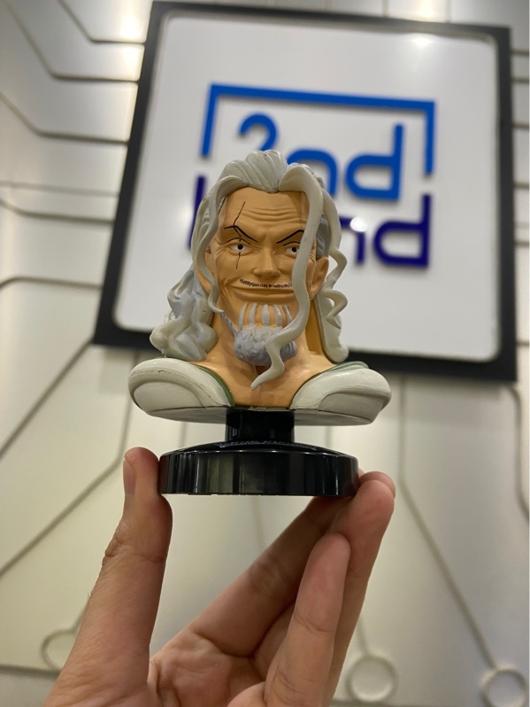 Mô Hình Bán Thân Silvers Rayleigh Dòng One Piece Great Deep Collection - Màu xám - Ngoại hình: 97% - Gãy cây cờ - Kèm Box