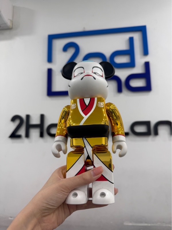 Mô hình Bearbrick Kabuki 400% phiên bản mạ vàng - Màu gold - Ngoại hình 98% - Kèm box