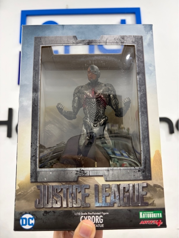 Mô hình Cyborg ARTFX+ Statue - Tỷ lệ 1/10 - Màu bạc - Ngoại hình 98% - Kèm box