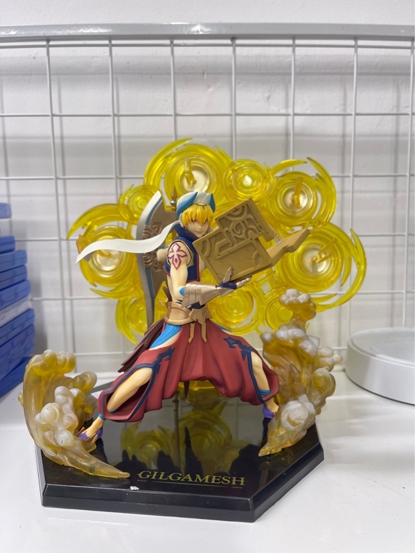 Mô hình FiguartsZero Caster/Gilgamesh Của bandai Spirits - Màu vàng đỏ đen - Ngoại hình 97% - Body