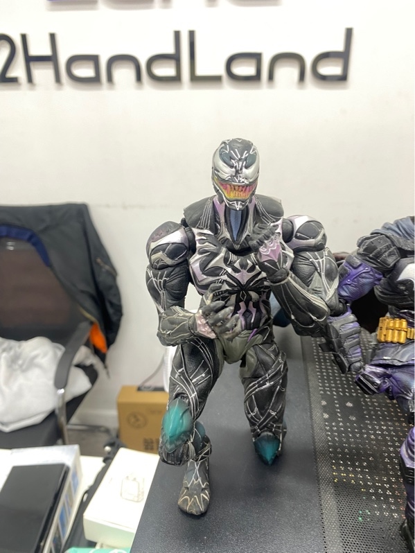 Mô hình hành động Venom Square Enix Marvel Universe Variant Play Arts Kai - Màu đen - Ngoại hình 96% - Kèm box, 1 số phụ kiện
