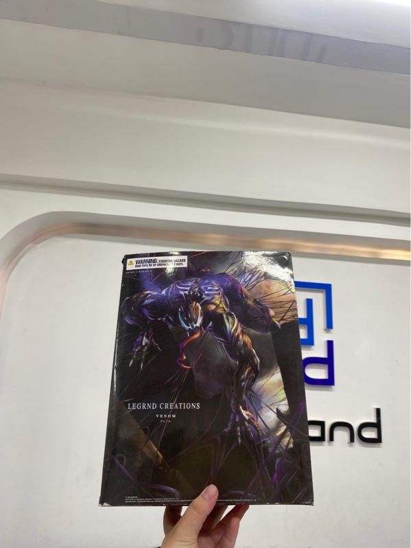 Mô hình hành động Venom Square Enix Marvel Universe Variant Play Arts Kai - Màu đen - Ngoại hình 96% - Kèm box, 1 số phụ kiện