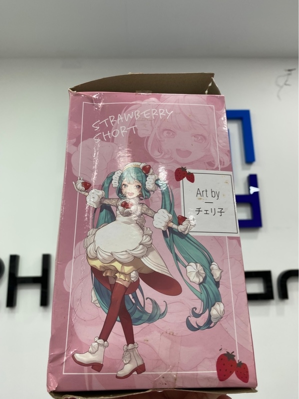Mô hình Hatsune Miku Sweet Sweets Figure - Strawberry - Màu trắng - Ngoại hình: 97% - Kèm Box