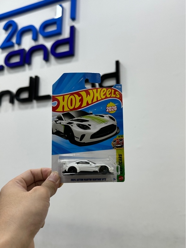 Mô Hình Hot Wheels 2024 Aston Martin Vantage GT3 - Newseal