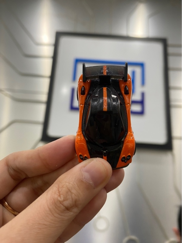 Mô hình Hot Wheels Tooned Pagani Zonda Cinque