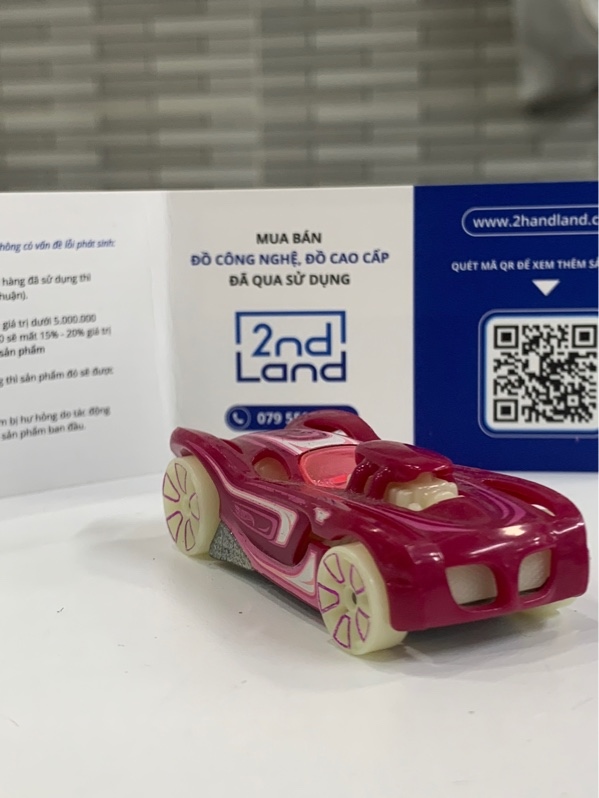 Mô hình Hotwheels 16 Angles - Màu hồng - Ngoại hình: 98% - Body