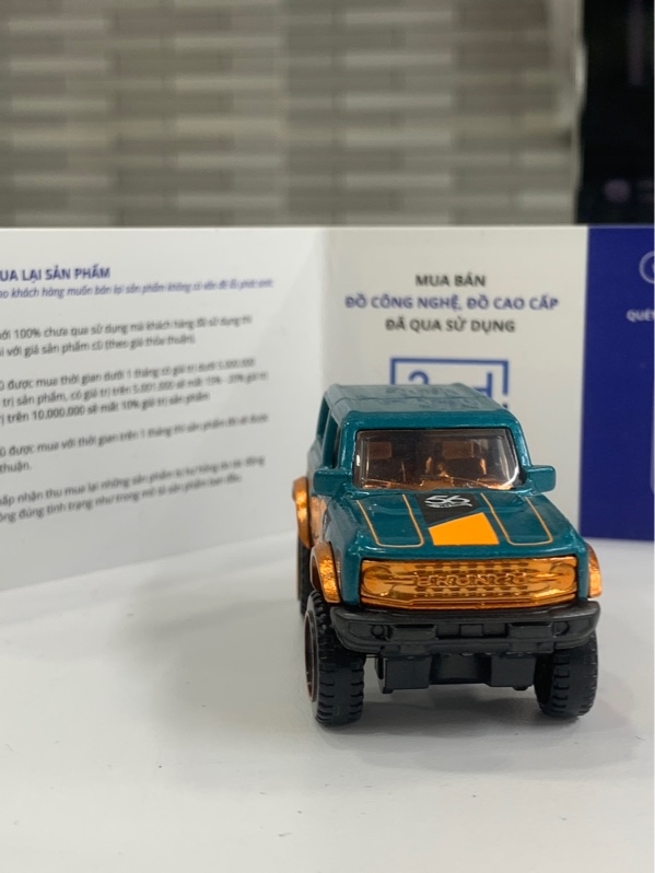 Mô hình Hotwheels Ford Bronco - Màu xanh - Ngoại hình: 98% - Body