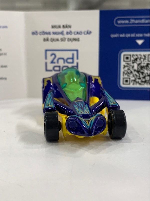 Mô hình Hotwheels Preying Menace - Màu xanh - Ngọai hình: 98% - Body