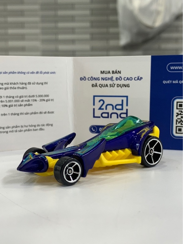Mô hình Hotwheels Preying Menace - Màu xanh - Ngọai hình: 98% - Body