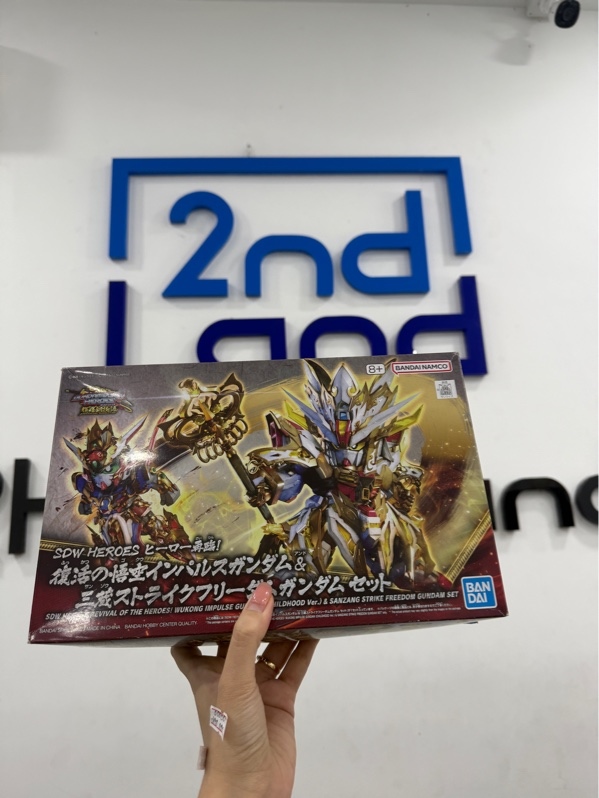 Mô hình lắp ráp Bandai SDW Heroes Wukong Impulse Gundam (Childhood Ver.) & Sanzang Strike Freedom Gundam Set - Màu gold - Ngoại hình 98% - Fullbox chưa sử dụng