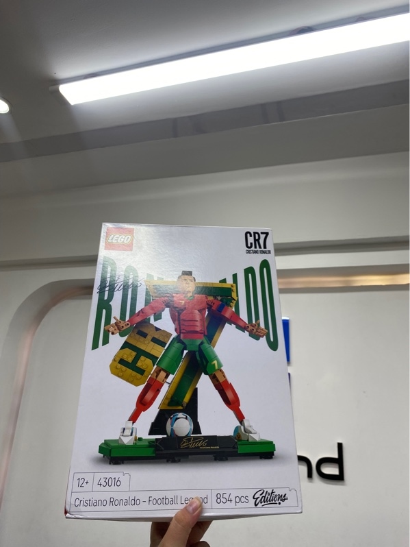 Mô hình LEGO Editions Sports 43016 Cristiano Ronaldo – Football Legend - Màu xanh - New seal
