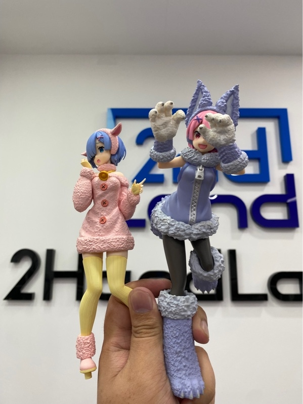 Mô hình Ram trong bộ Re:Zero - Starting Life in Another World thuộc dòng SSS Figure Fairy Tale Series (phiên bản "Sói và bảy chú dê con" - Pastel Color ver - Màu xám - Ngoại hình: 97% - Kèm Box