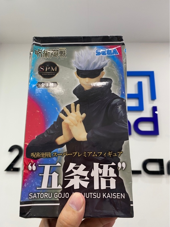Mô hình Satoru Gojo thuộc dòng Super Premium (SPM) Figure - Màu đen - Hộp móp, mốc - Open Box