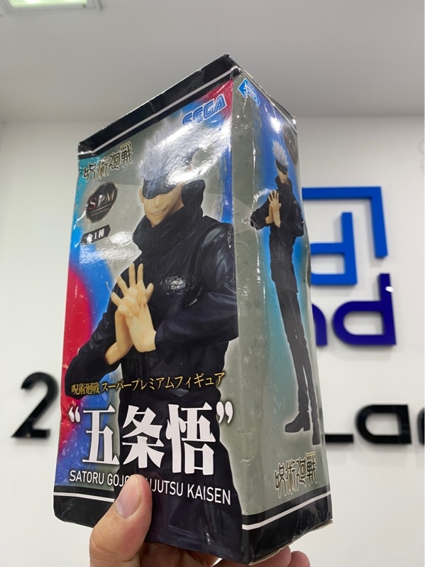 Mô hình Satoru Gojo thuộc dòng Super Premium (SPM) Figure - Màu đen - Hộp móp, mốc - Open Box