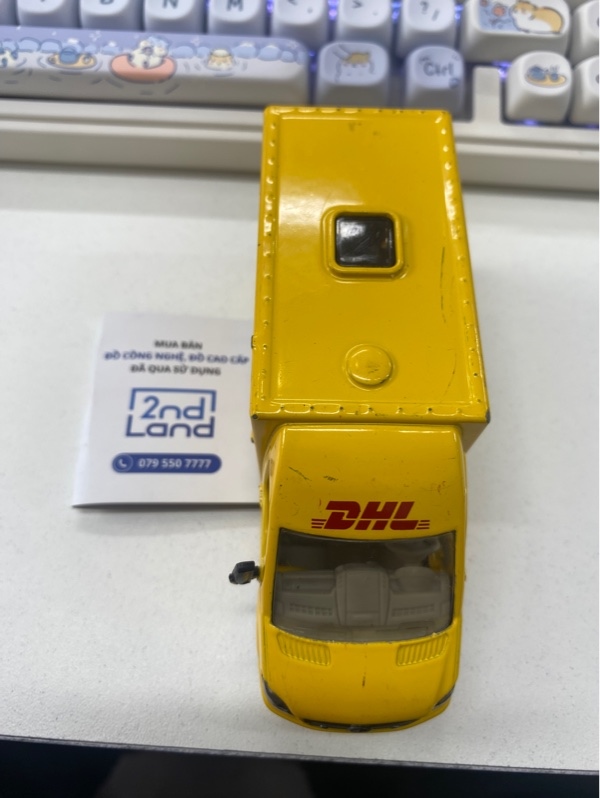 Mô hình xe đưa thư Mercedes-Benz Sprinter Siku 1936 - Màu vàng - Ngoại hình 97% - Gãy kính trái - Body