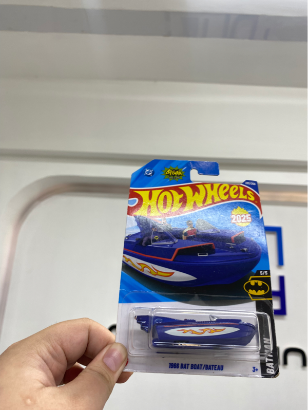 Mô hình xe Hot Wheels 1966 Bat Boat/Bateau - Màu xanh - Newseal