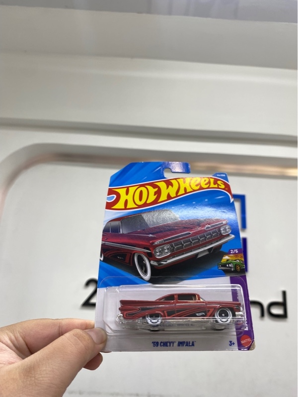 Mô hình xe Hot Wheels 59 Chevy Impala - Màu đỏ - Newseal