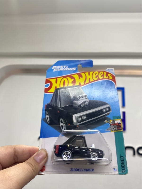 Mô hình xe Hot Wheels '70 Dodge Charger - Màu đen - Newseal