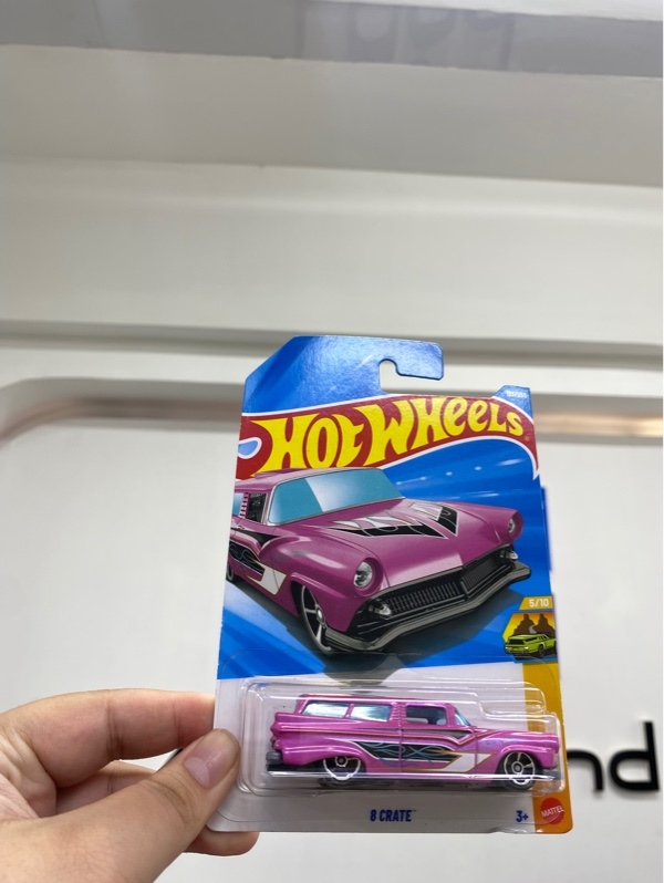 Mô hình xe hot wheels 8 Crate - Màu hồng - Newseal