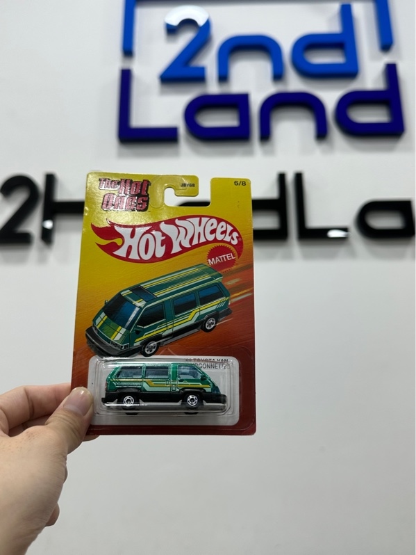 Mô hình xe Hot Wheels - '86 Toyota Van thuộc dòng The Hot Ones - Newseal