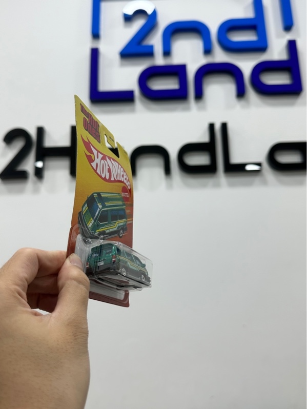 Mô hình xe Hot Wheels - '86 Toyota Van thuộc dòng The Hot Ones - Newseal