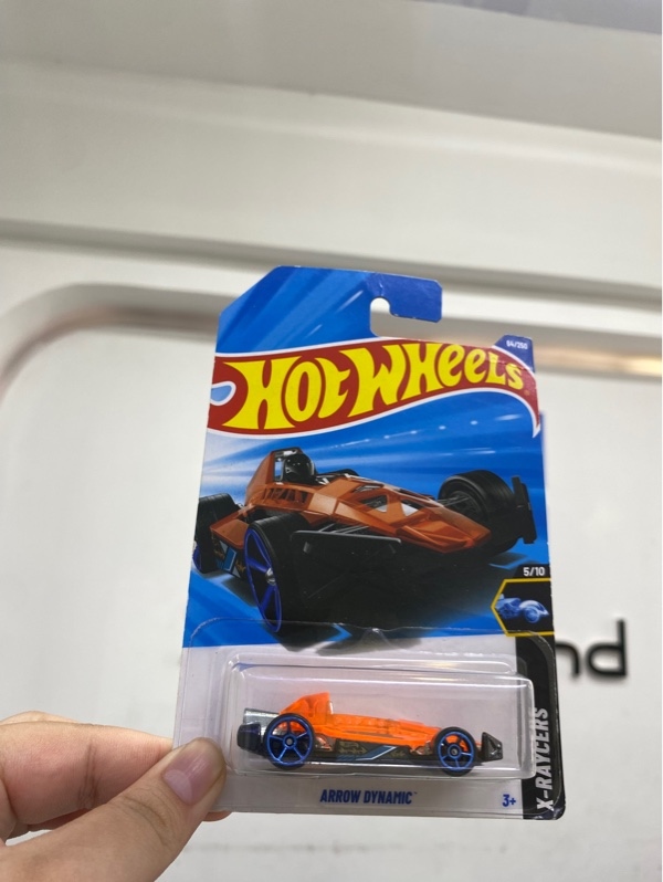 Mô hình xe hot wheels Arrow Dynamic - Màu cam - Newseal