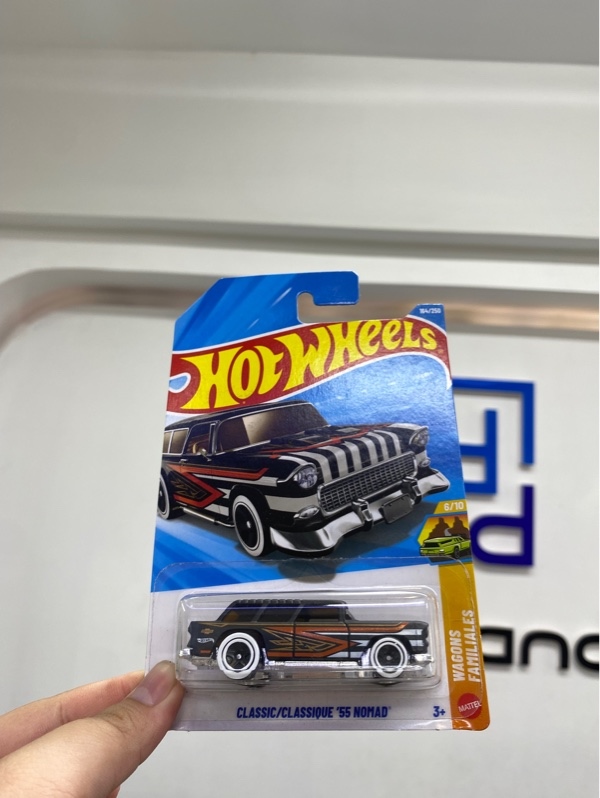 Mô hình xe hot wheels Classic/Cluassique '55 Nomad - Màu đen cam - Newseal
