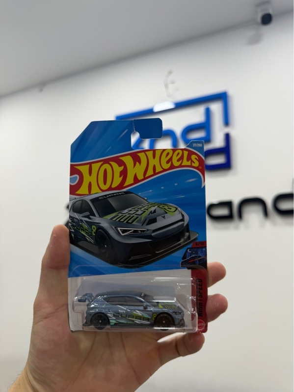 Mô hình xe Hot Wheels CUPRA e-Racer - Newseal