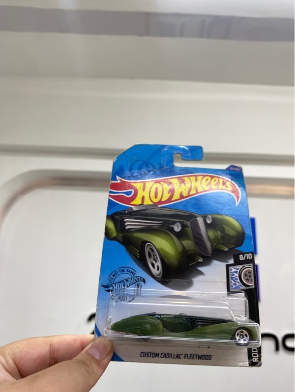 Mô hình xe Hot Wheels CUSTOM CADILLAC FLEETWOOD - Màu xanh - Newseal