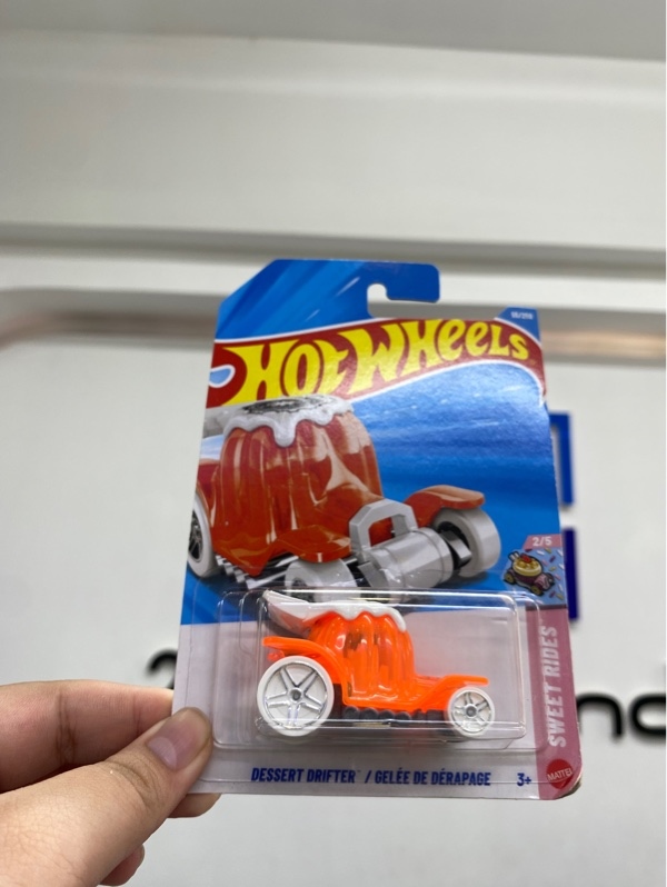 Mô hình xe hot wheels Dessert Drifter / Gelée De Dérapage - Màu cam - Newseal
