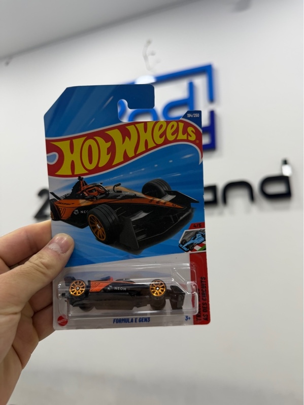 Mô hình xe Hot Wheels Formula E Gen3 - Newseal