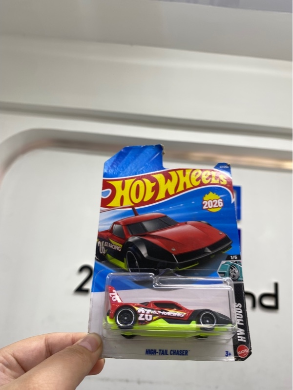 Mô hình xe Hot Wheels HIGH-TAIL CHASER - Màu đỏ xanh - Newseal
