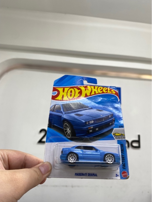 Mô hình xe Hot Wheels MASERATI SHAMAL - Màu xanh - Newseal