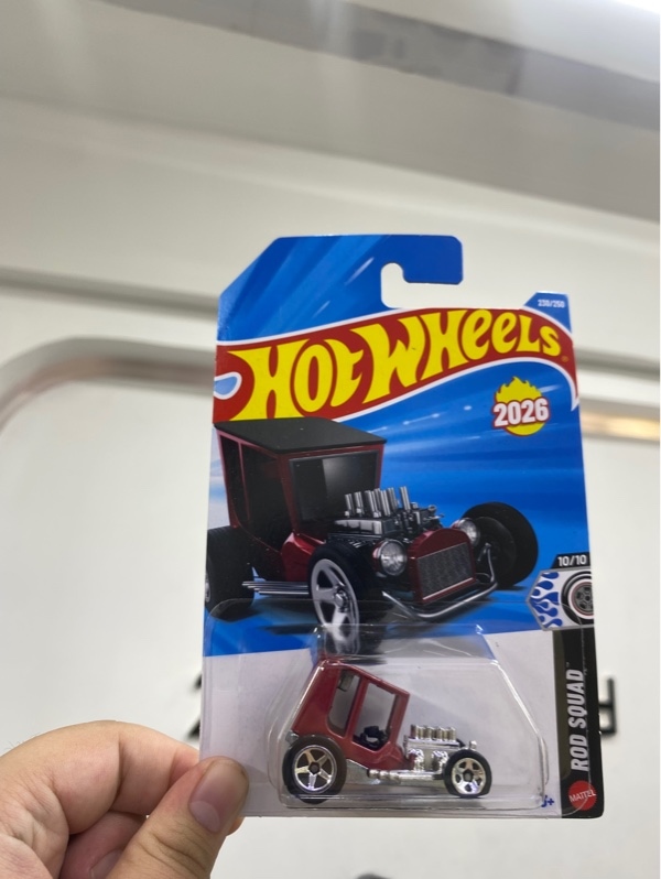 Mô hình xe Hot Wheels Uncertain-T - Màu đỏ - Newseal