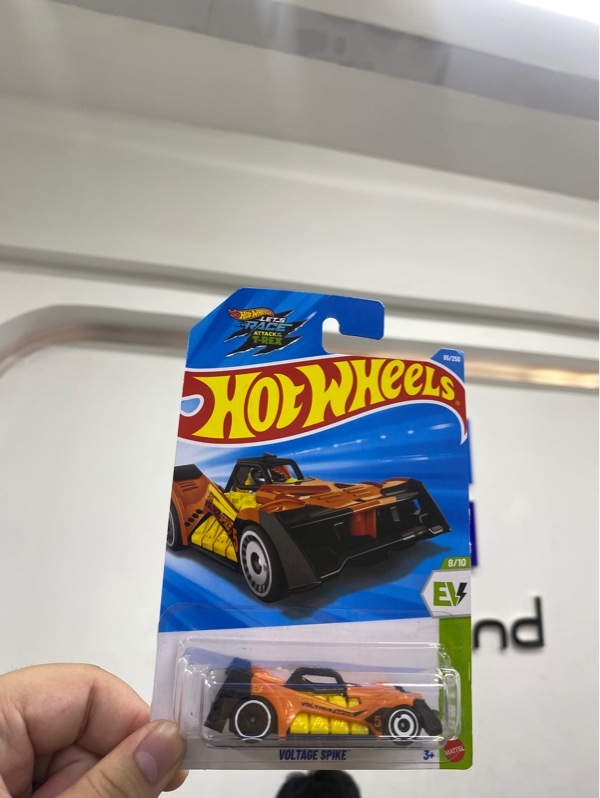 Mô hình xe Hot Wheels Voltage Spike - Màu cam - Newseal
