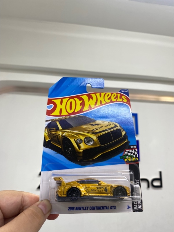 Mô hình xe Hotwheels 2018 Bentley Continental GT3 - Màu vàng đồng - Newseal