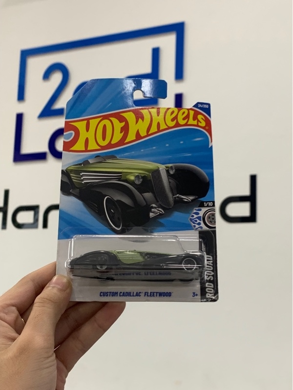 Mô hình xe Hotwheels Custom Cadillac Fleetwood - Màu xanh lá - Newseal