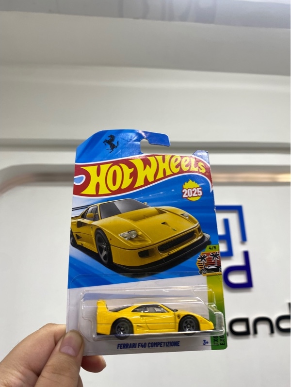 Mô hình xe Hotwheels Ferrari F40 Competizione - Màu vàng - Newseal
